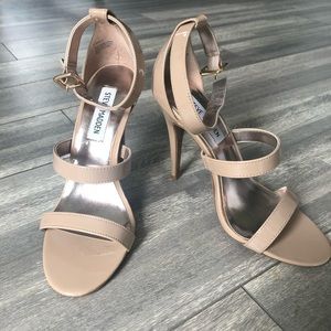 Steve Madden Nude heels